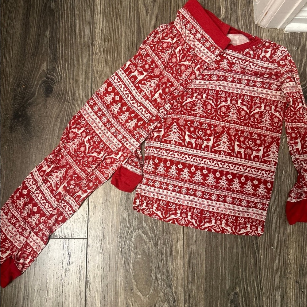 Little sleepies christmas Jammie’s! 7/8. Worn once